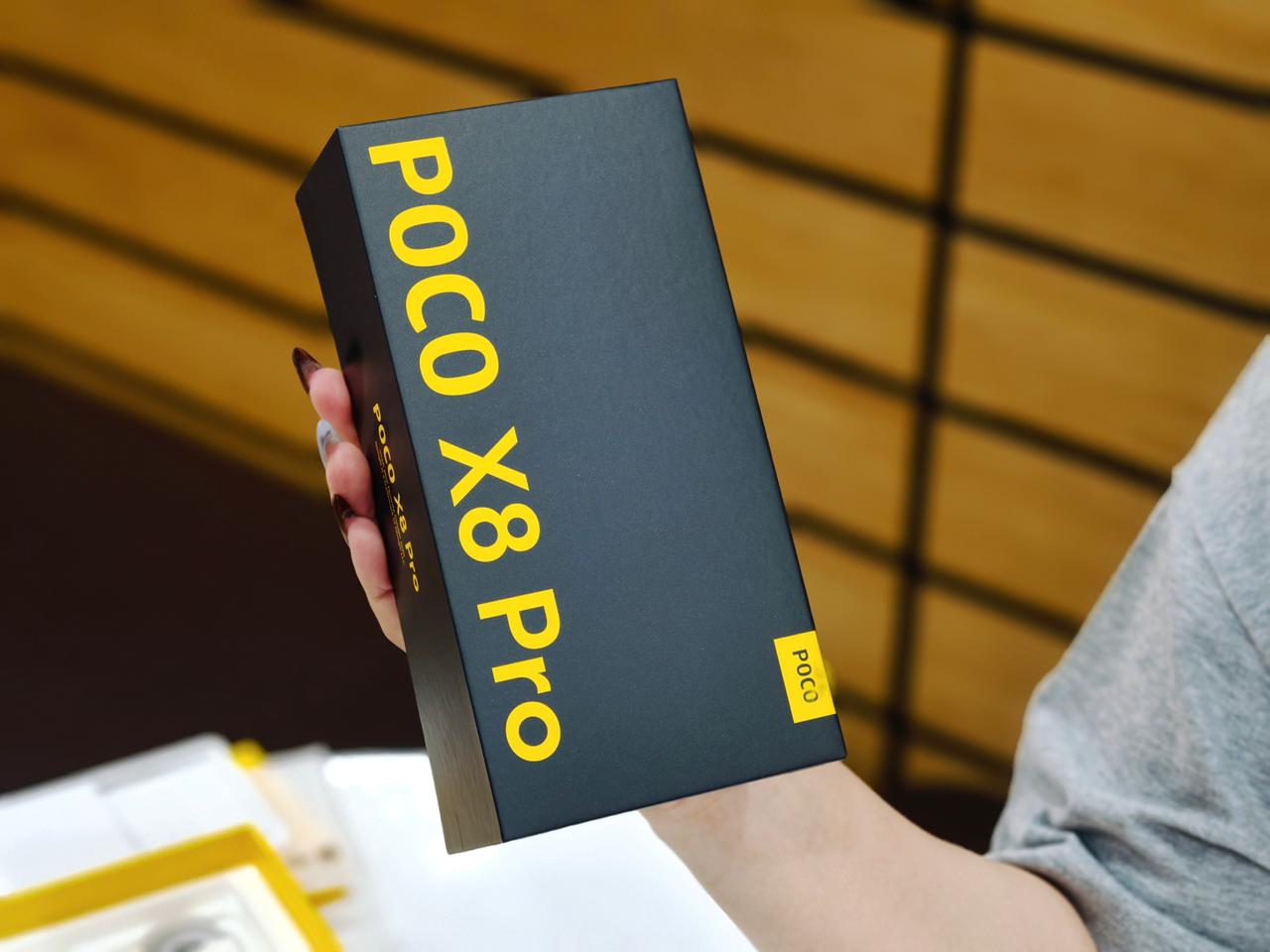 hộp đựng của Xiaomi POCO X8 Pro