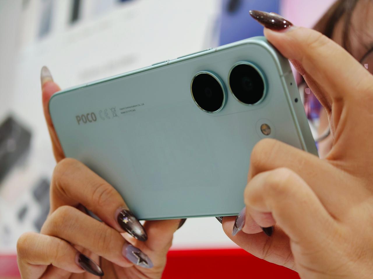 Trên tay Xiaomi Poco X8 Pro