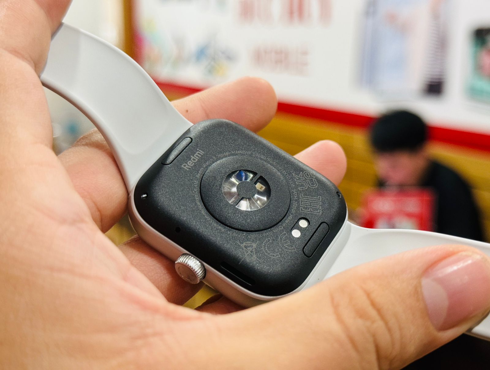 Xiaomi Redmi Watch 5 có cảm biến hiện đại 