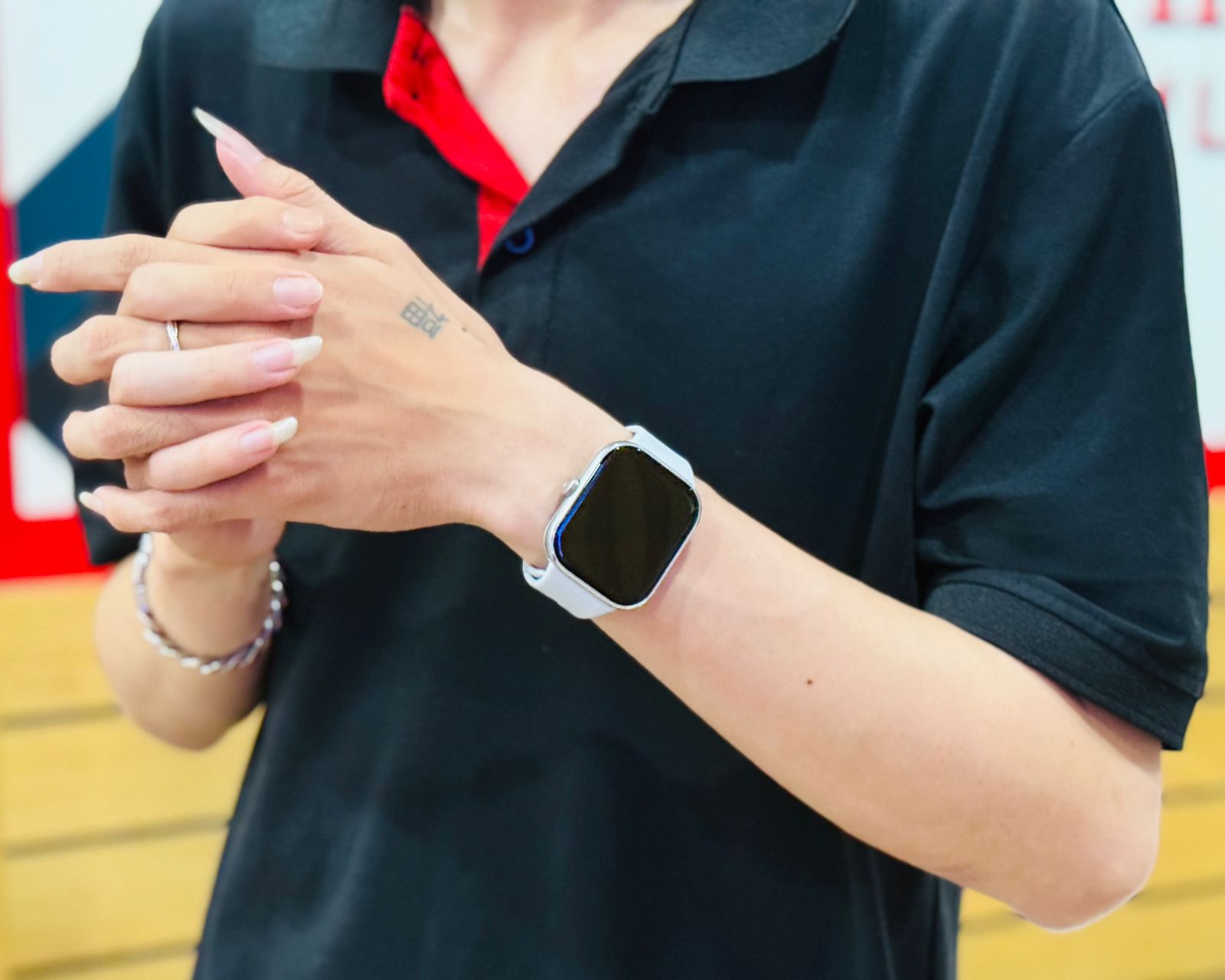 Cảm giác đeo Xiaomi Redmi Watch 5 rất thoải mái