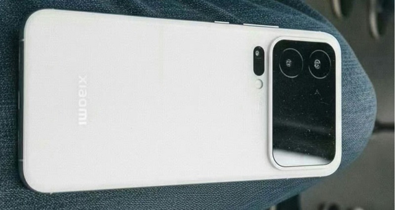 Xiaomi 16 Pro Max có màn hình phụ lớn ở mặt lưng