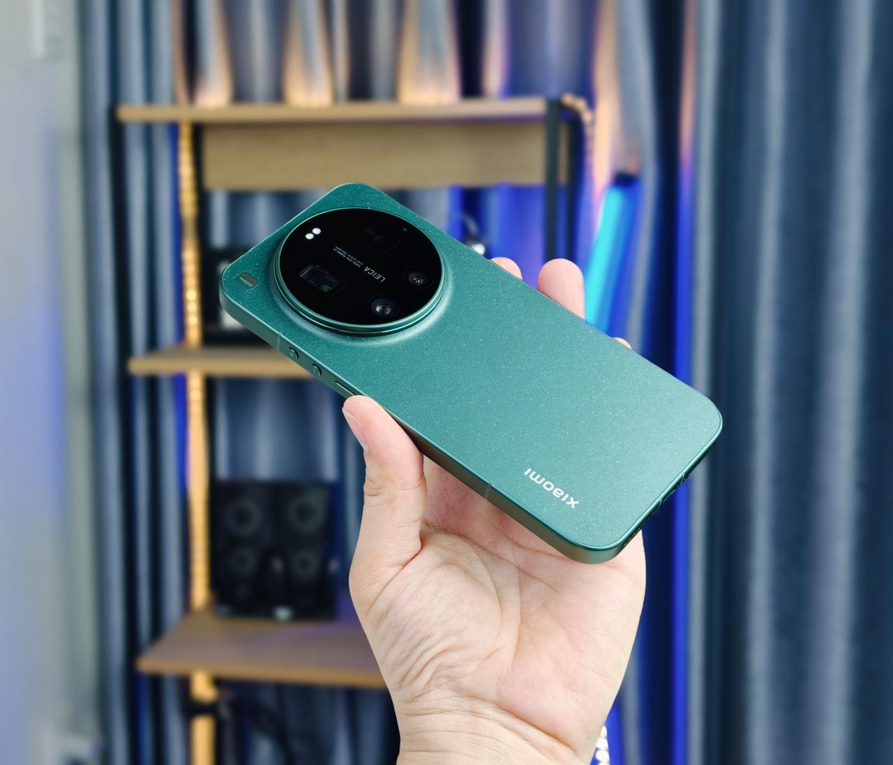 Xiaomi 17 Ultra có thiết kế vuông vức