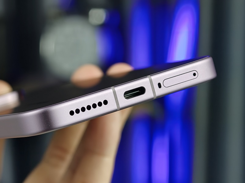 Cạnh dưới Xiaomi 17T Pro