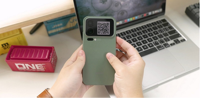 Xiaomi 18 Pro có màn hình phụ độc đáo