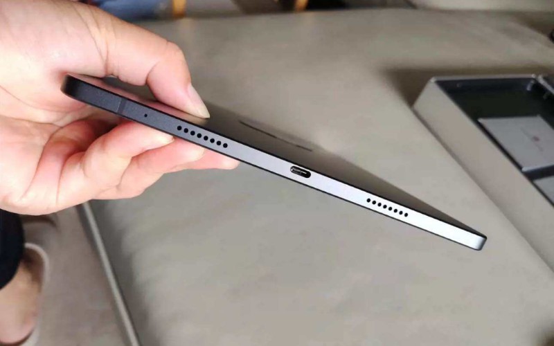 Dung lượng pin 10,100mAh siêu khủng
