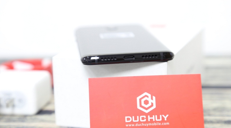 OnePlus 6T (8GB | 128GB)