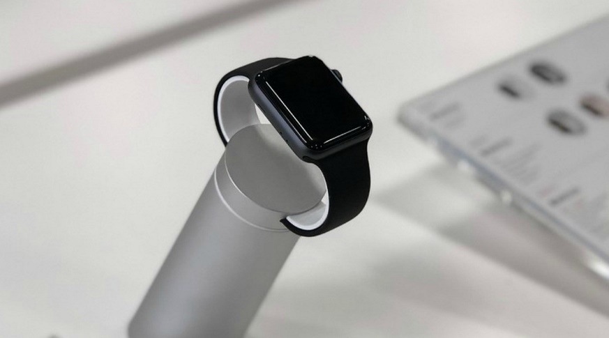 Apple Watch Series 3 GPS 42mm ( Like New )