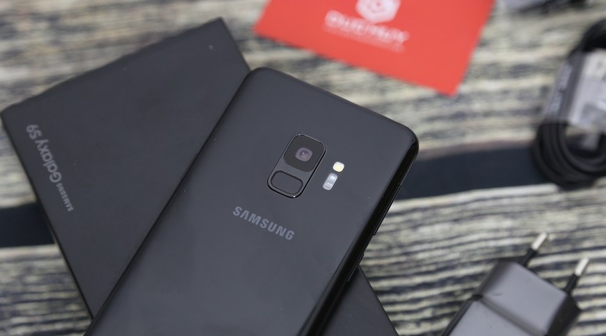 Samsung Galaxy S9 64GB  ( 2 SIM Like New )