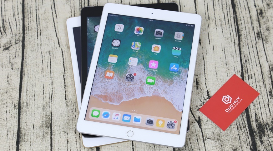 iPad 9.7 inch 32GB 2017 Gen 5 ( 4G + Wifi ) Like New