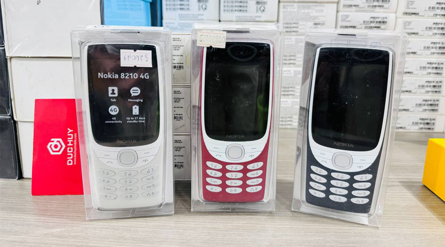 Nokia 8210 4G Chính Hãng
