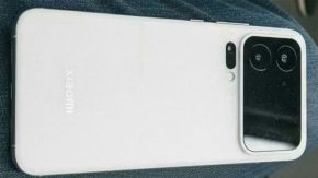 Xiaomi 16 Pro Max lộ ảnh thực tế với màn hình phụ độc đáo phía sau