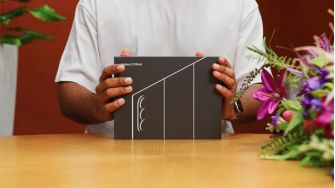 Đập hộp Galaxy Z TriFold: Ấn tượng từ chiếc hộp đến từng phụ kiện